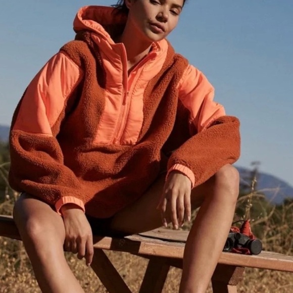 NWOT Free People Movement Lead The Pack Pullover - Picture 1 of 5